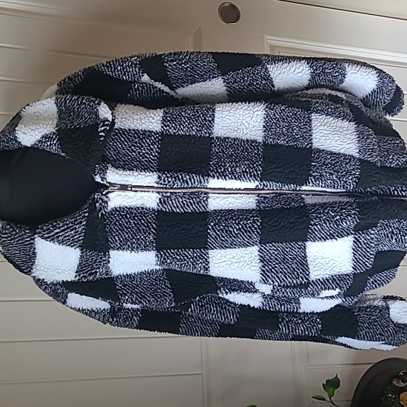 ee:some Jackets & Blazers - ee:some buffalo plaid teddy coat L